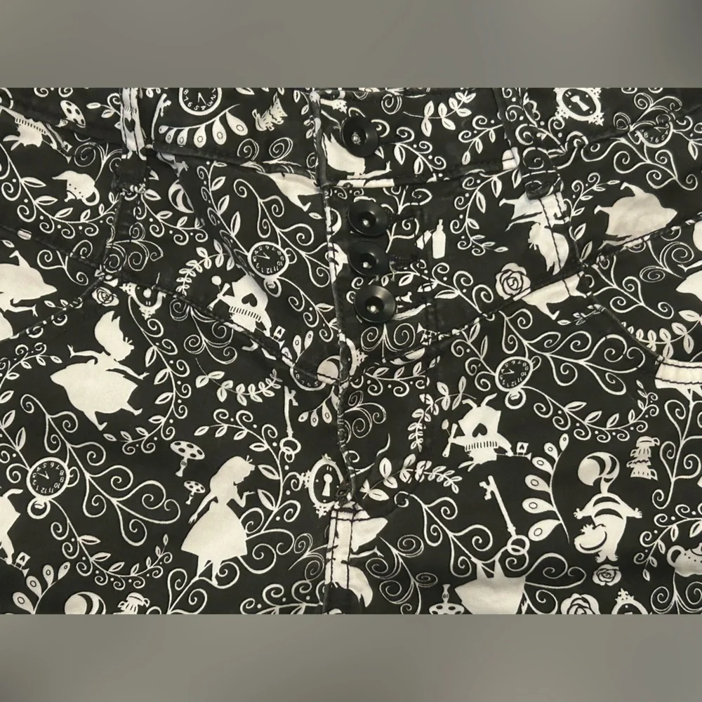 Disney Alice in Wonderland Black & White Print High-Waisted Shorts - Size 5